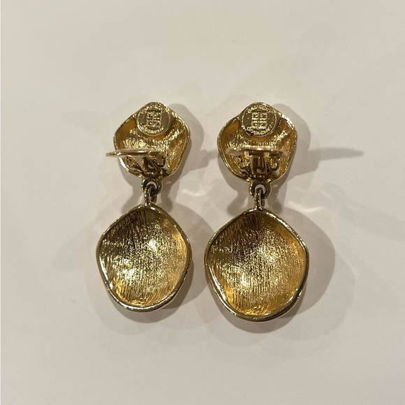 Givenchy gold clip on earrings - Picture 2 of 4